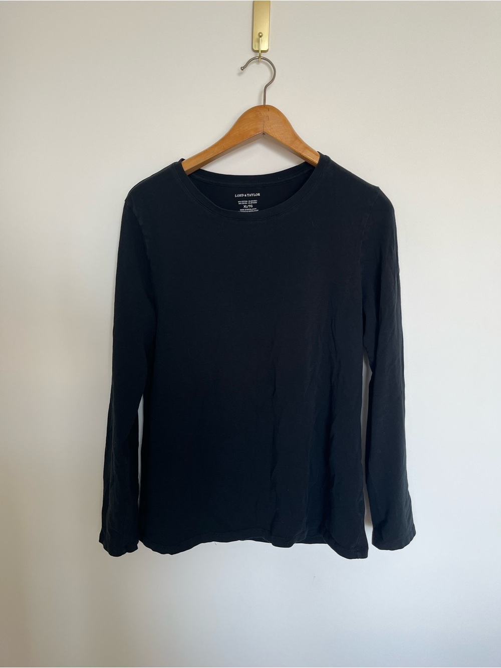 Lord & Taylor women Long Sleeve Crewneck Shirt - Black
